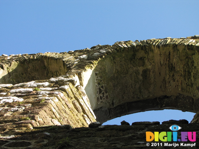 SX17523 Stone arch in Bishop's Palace